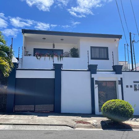 Alicia'S Place 10 Min From Airport Apartment Alajuela Luaran gambar