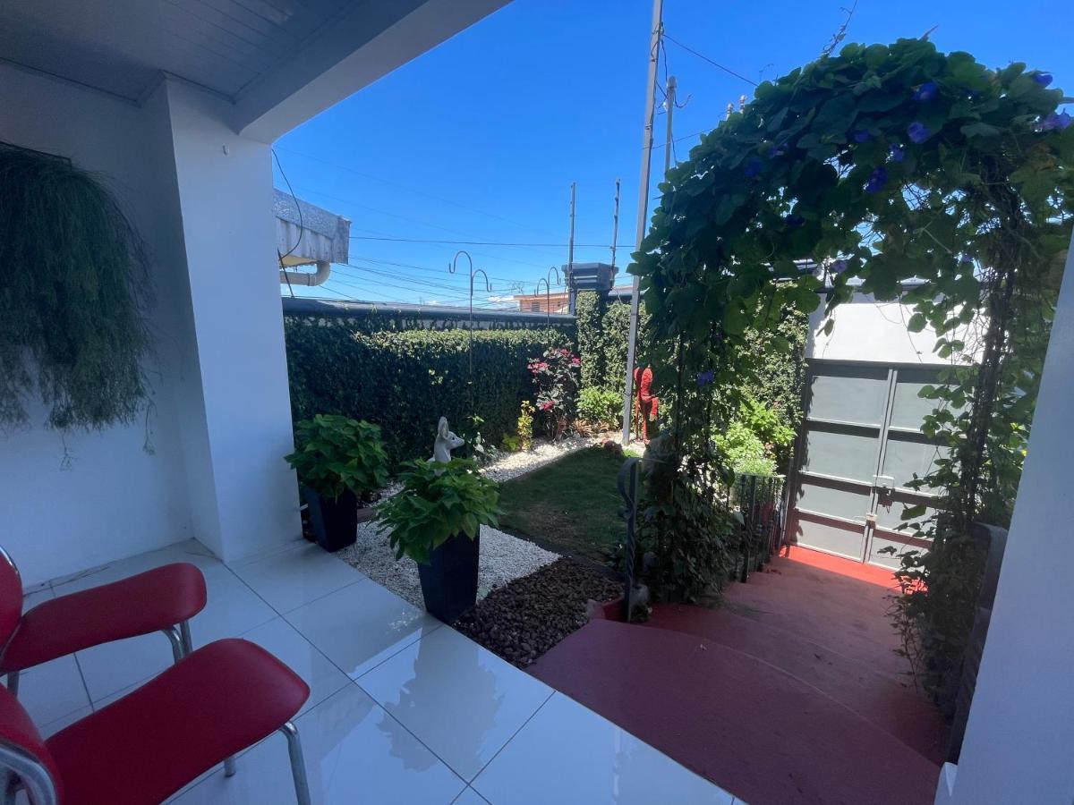 Alicia'S Place 10 Min From Airport Apartment Alajuela Luaran gambar