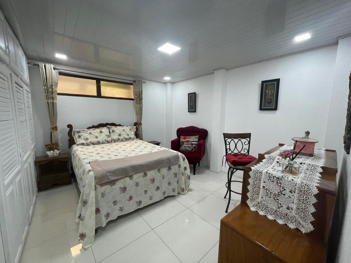 Alicia'S Place 10 Min From Airport Apartment Alajuela Luaran gambar